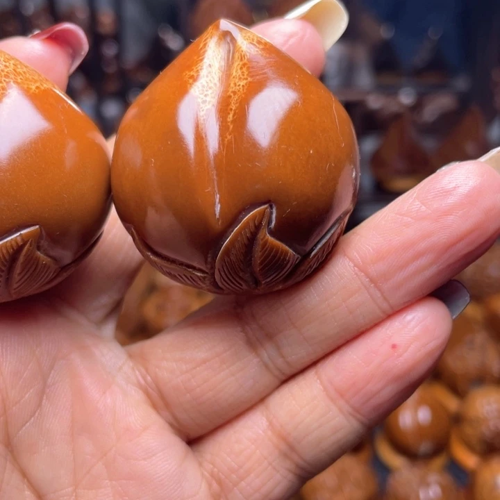 橄榄核把件奋***康橄榄雕刻