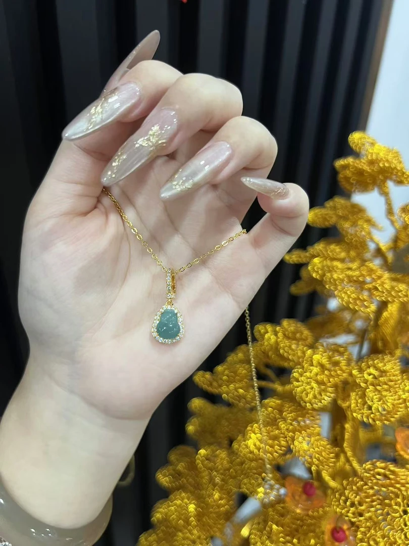 天然翡翠葫芦吊坠