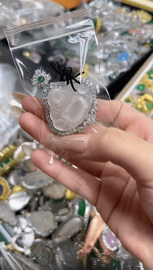 【闪购商品】玛瑙/玉髓吊坠(赠链)合金1