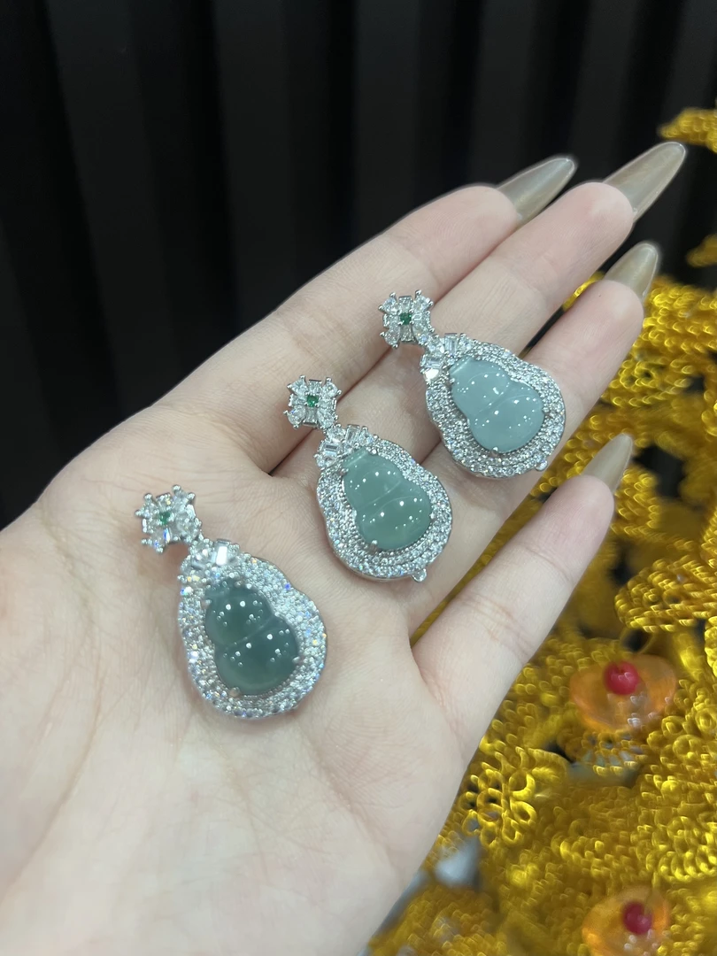 天然翡翠葫芦吊坠（多样性发货）