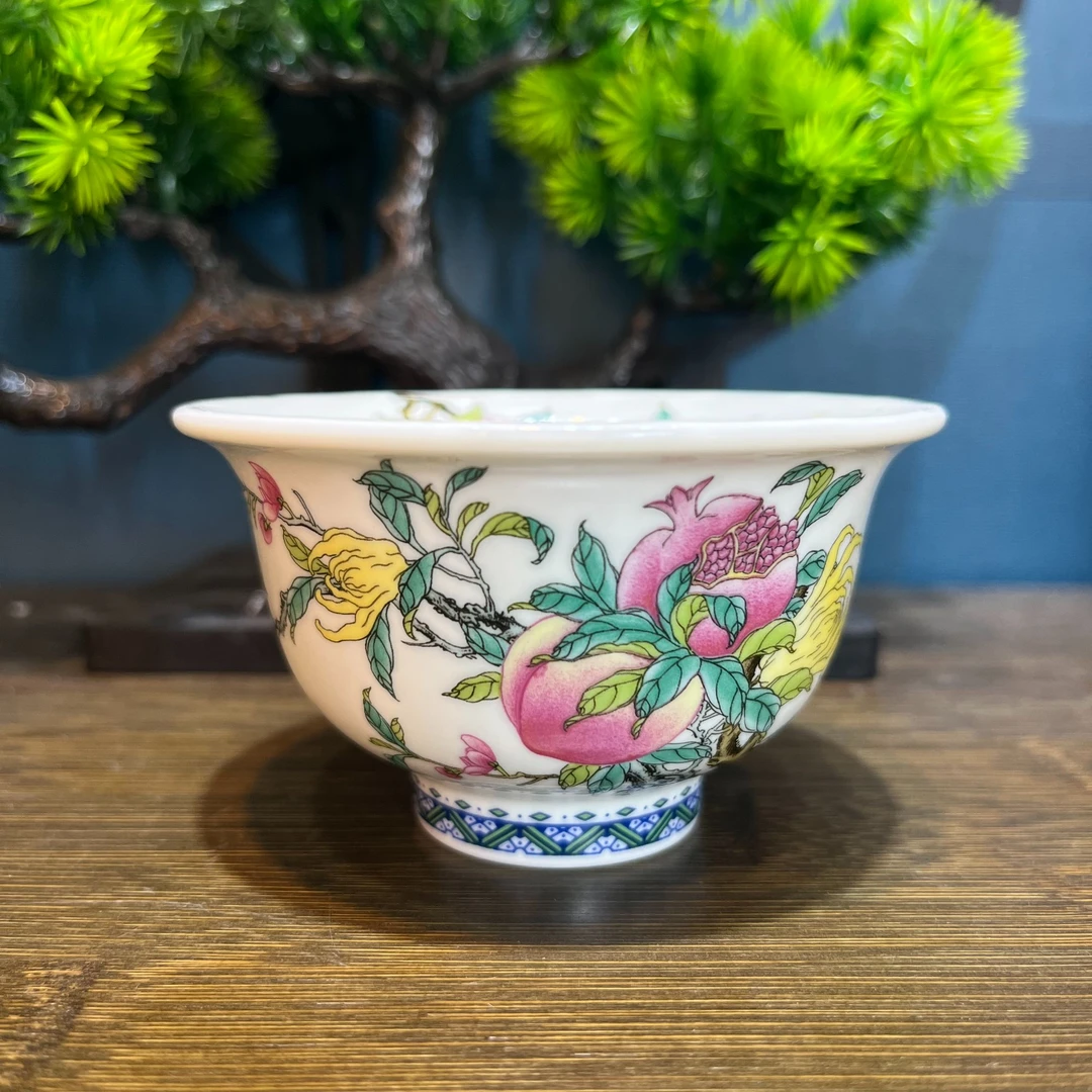 景德镇粉彩三多压手杯