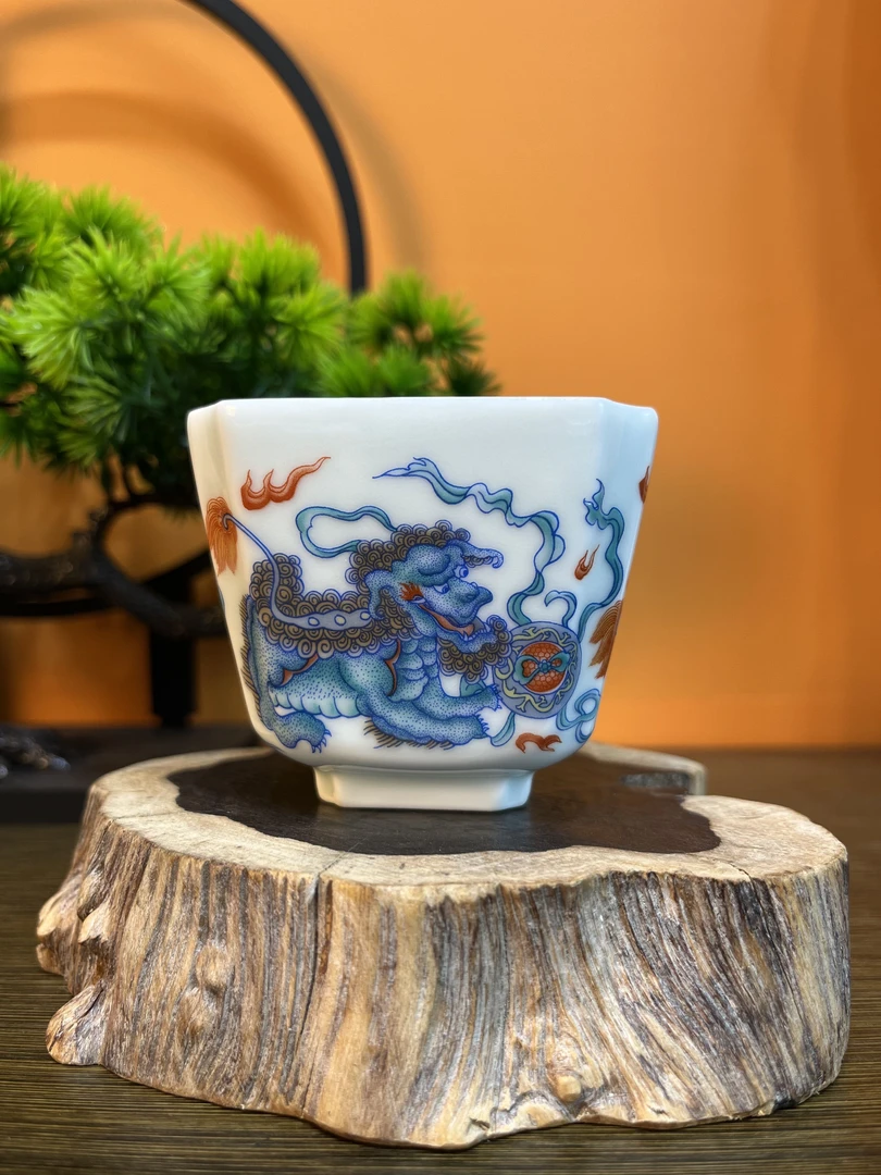景德镇茶具斗彩狮子四方主人杯