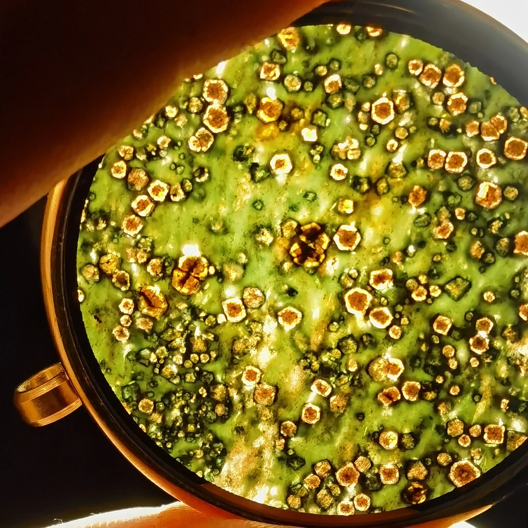 稀有五彩橄榄石陨