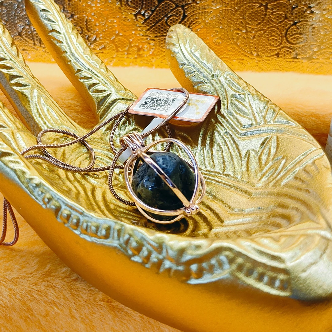 稀有小精品陨 原石无修手工镶嵌