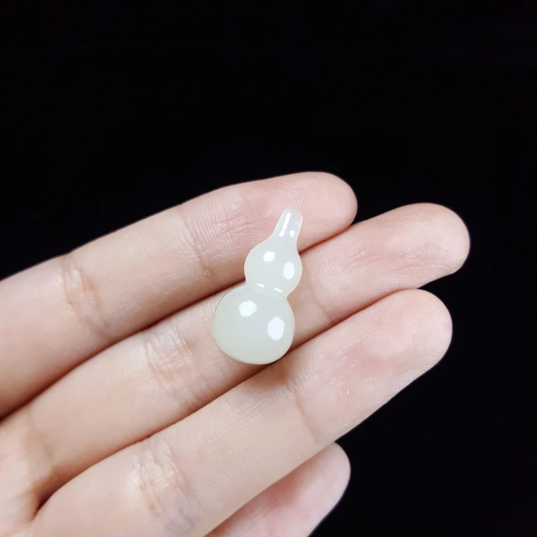 和田玉白玉设计款手工雕刻葫芦吊坠多样性拍一发一