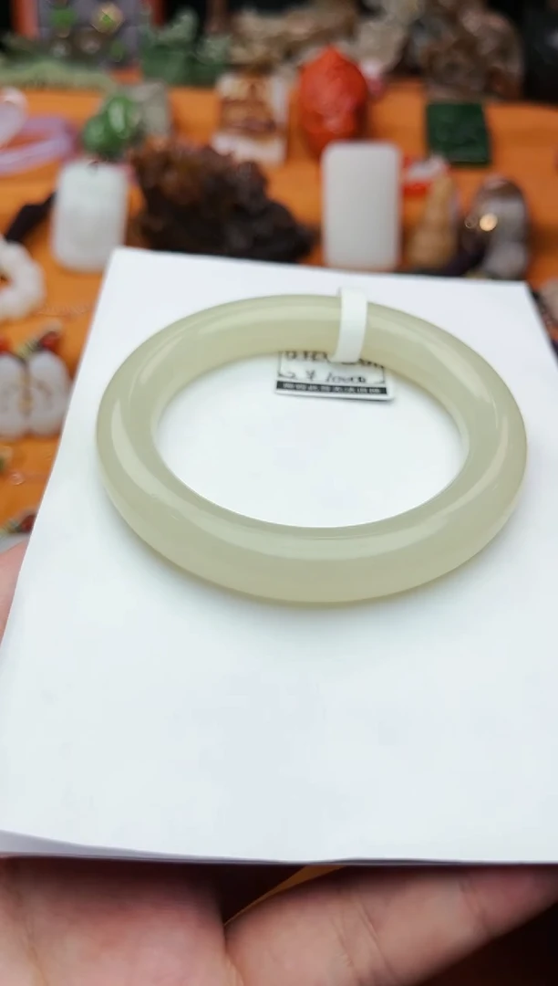 【闪购商品】和田玉手镯未镶嵌56.9圈口