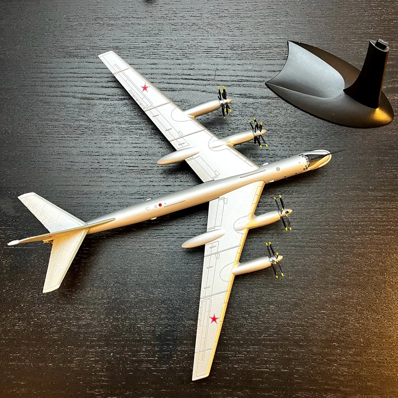 全合金俄罗斯苏联图95轰炸机tu95飞机模型合金 1:200