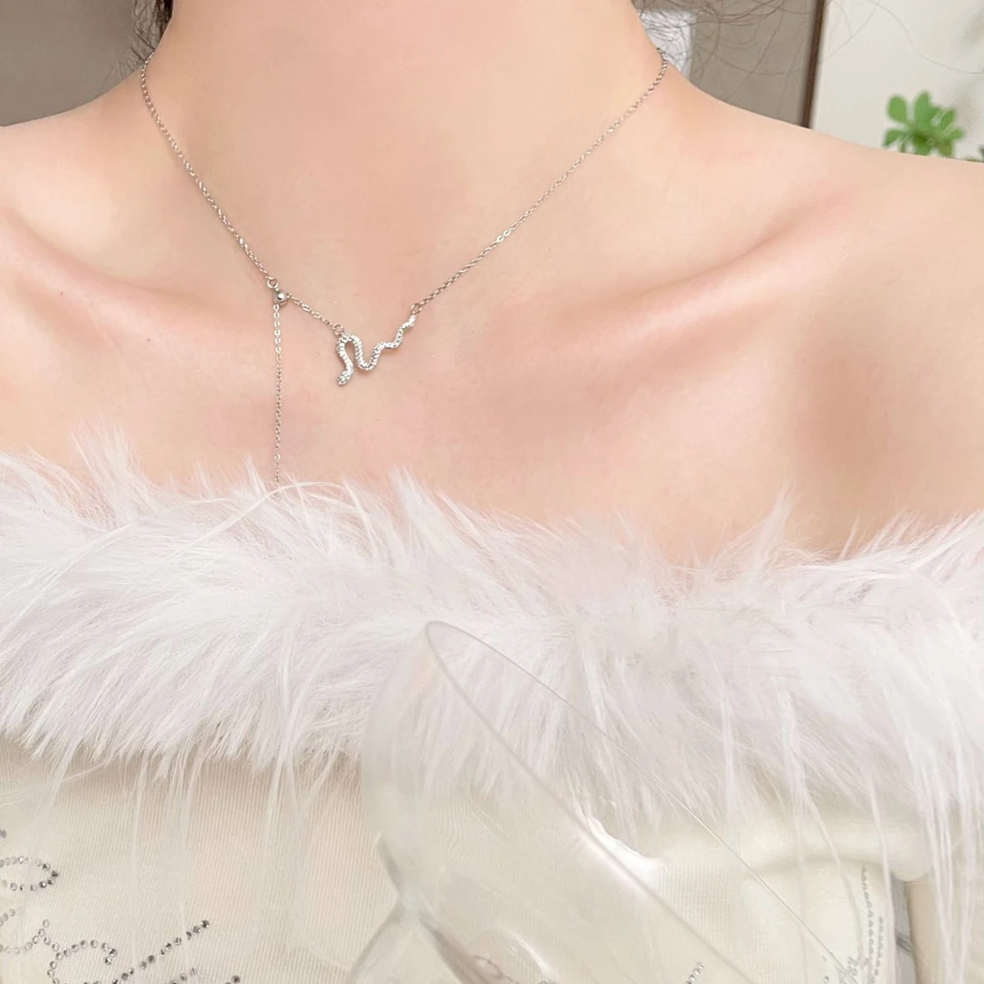 铜项链 蛇年限定闪耀流苏项链女配饰轻奢小众锁骨链高级感毛衣链