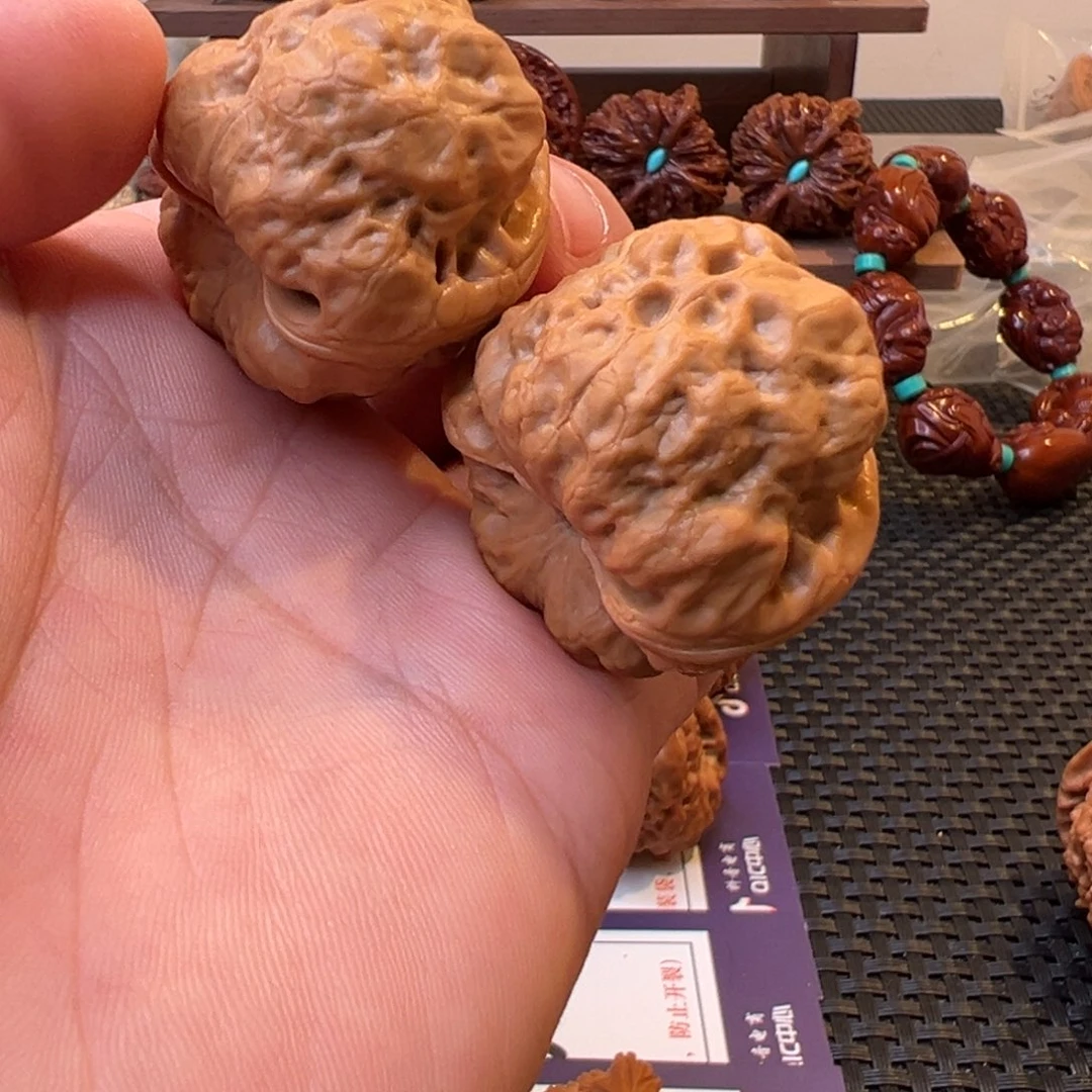 文玩核桃把件昆****型古蟾