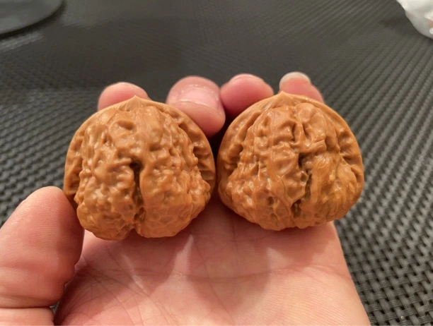 文玩核桃蛤蟆头边41+肚42高36