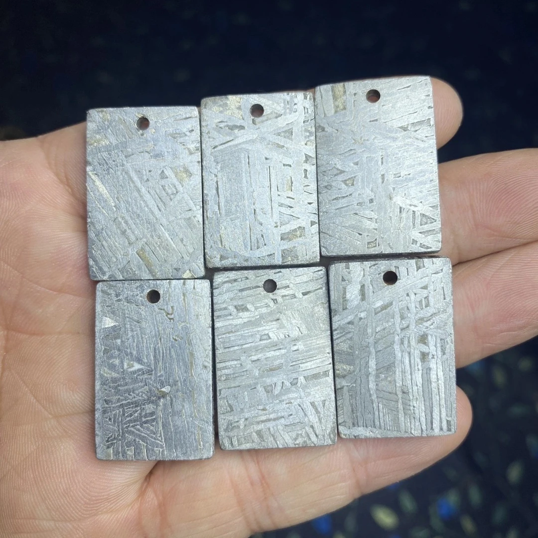 新疆阿勒泰铁陨 平安无事牌 爆款重13.5克尺寸20*30*3mm