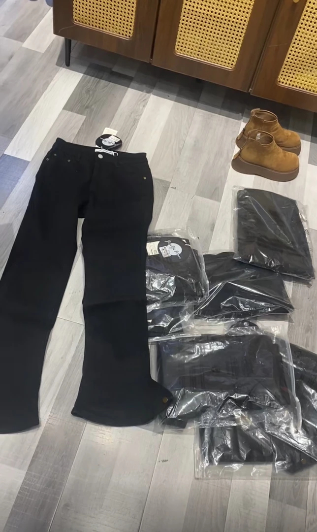 女狼推荐2024年年款马蹄裤