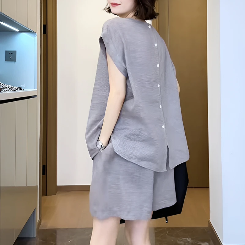 2025时髦气质感大码宽松设计感后排扣短袖上衣阔腿短裤休闲套装女