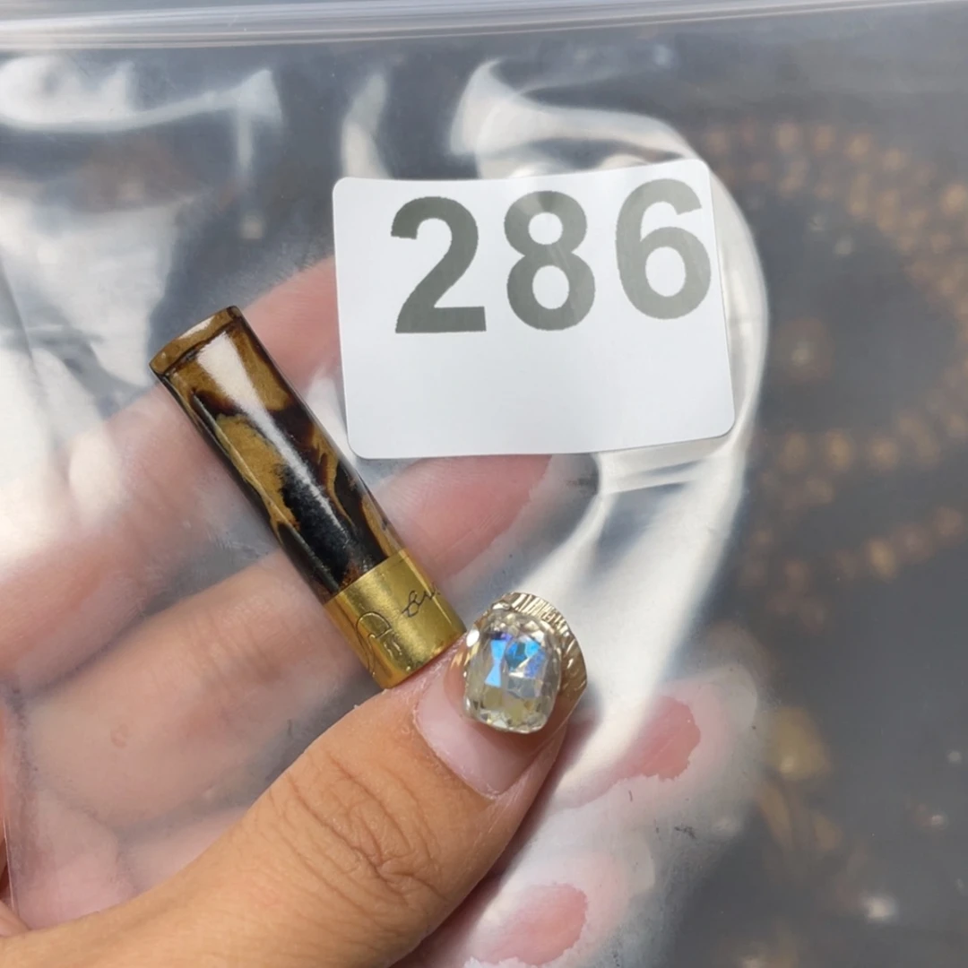【闪购商品】小六子根雕