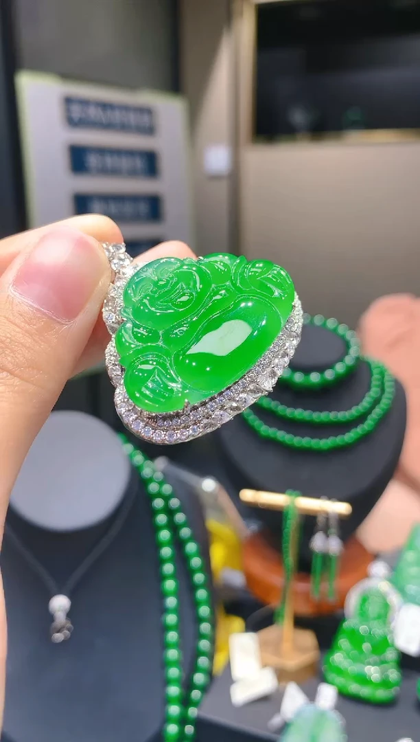 【闪购商品】翡翠颈饰18K金镶嵌5柒姐