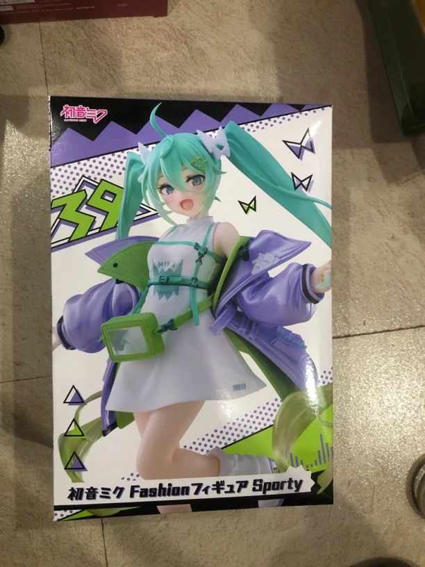 日新Taito运动服初音未来手办