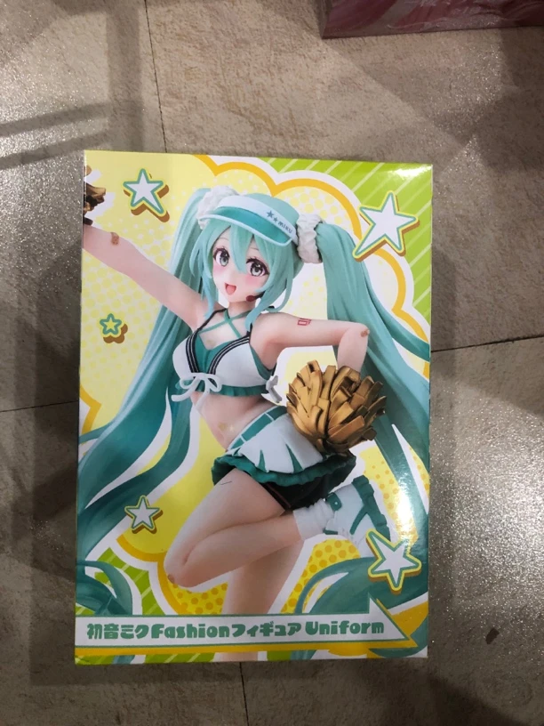 日新Taito拉拉队初音未来手办