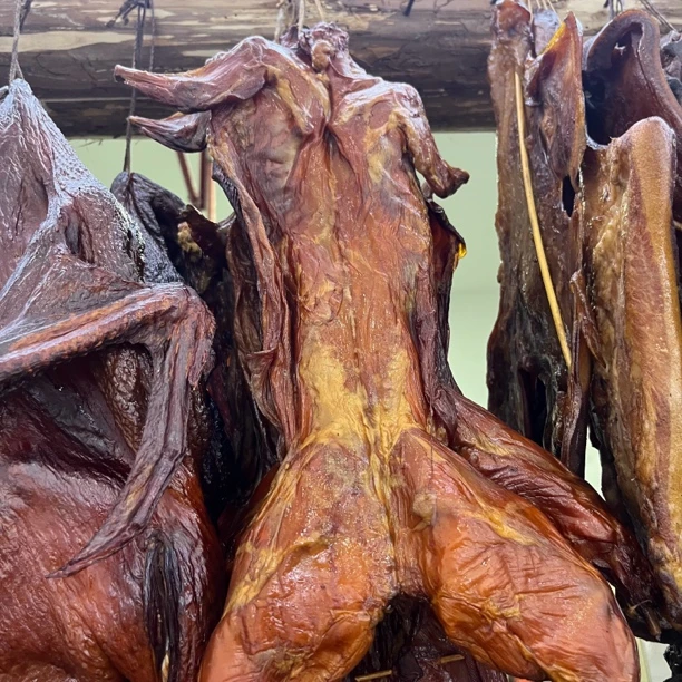 【烟熏兔子】柴火烟熏腊味