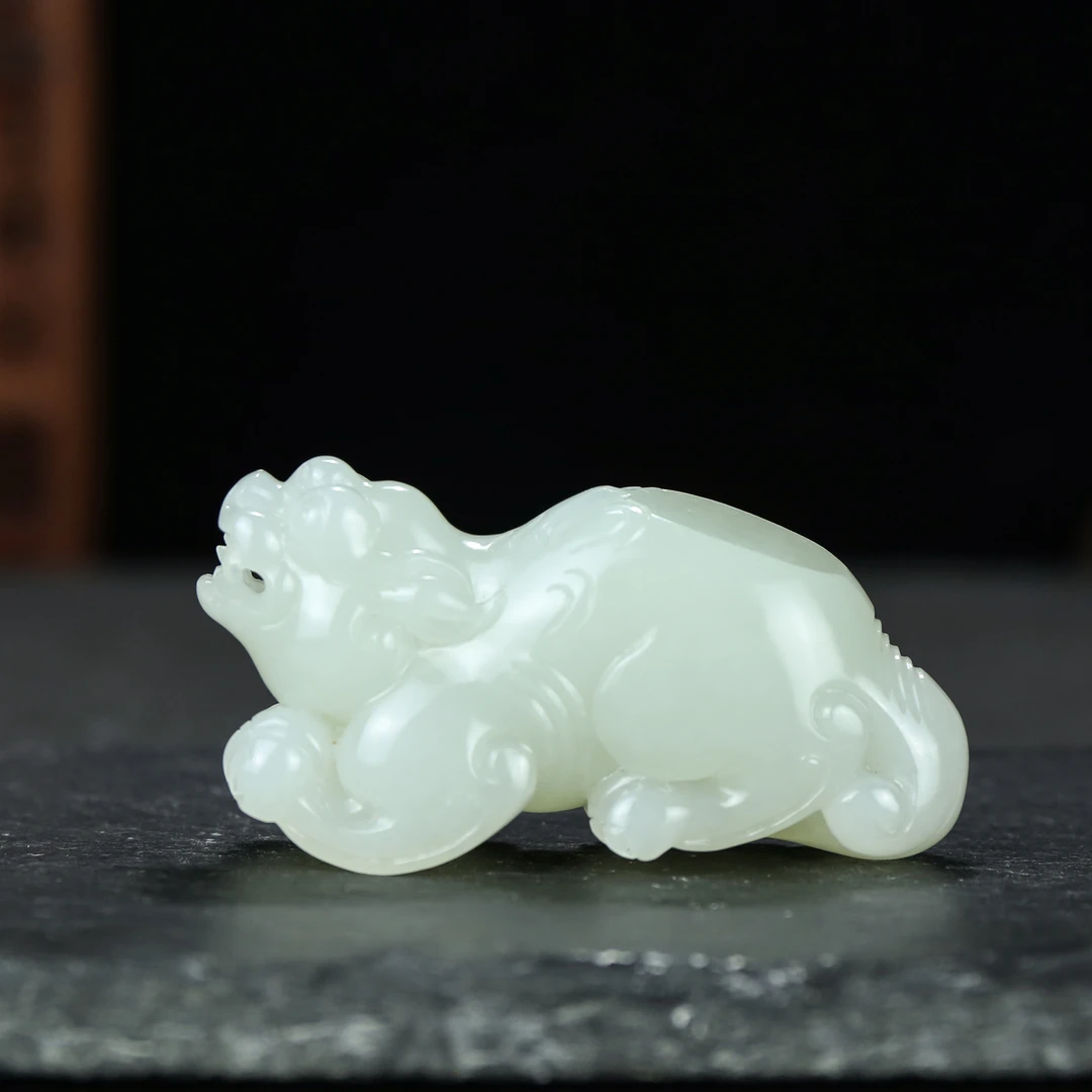 精品新疆和田玉籽料男士精雕貔貅孤品