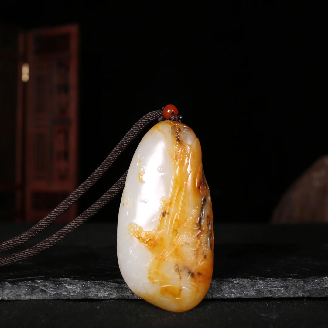 精品新疆和田玉籽料精雕山水孤品带皮色沁皮巧色巧雕精美作品