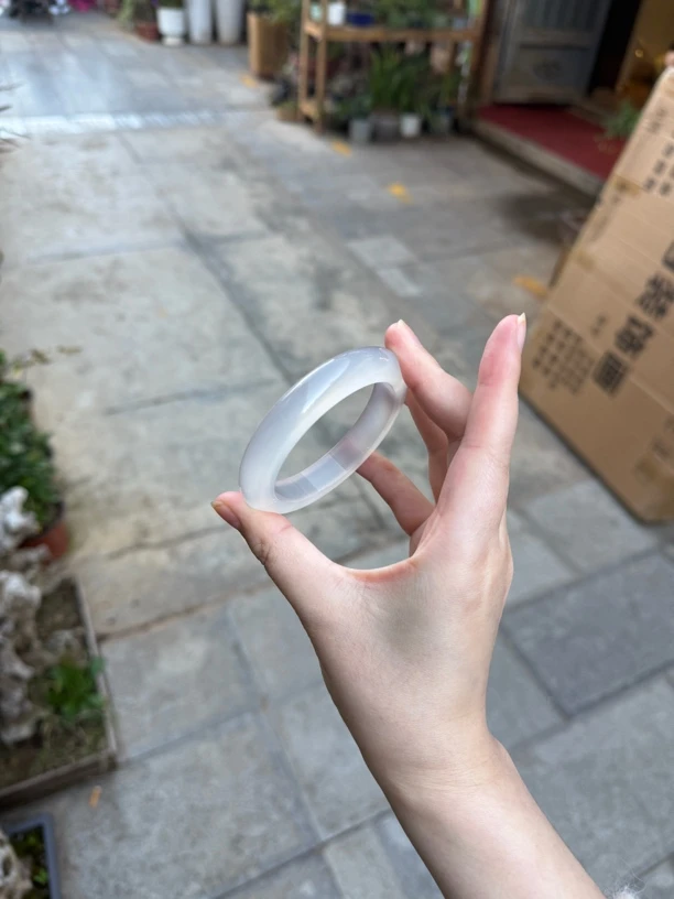 马料银灰藕粉高冰玛瑙手镯