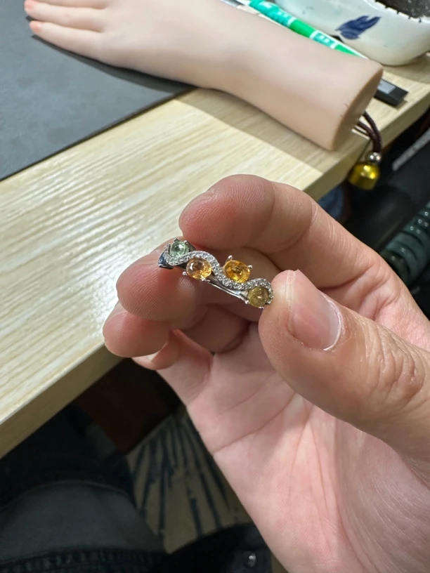 925银镶嵌彩宝戒指气质