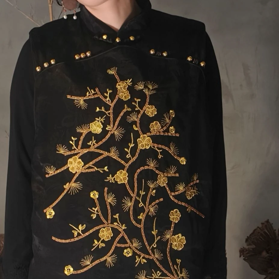复古文艺新中式缎面提花立领重工刺绣薄棉马夹 50429