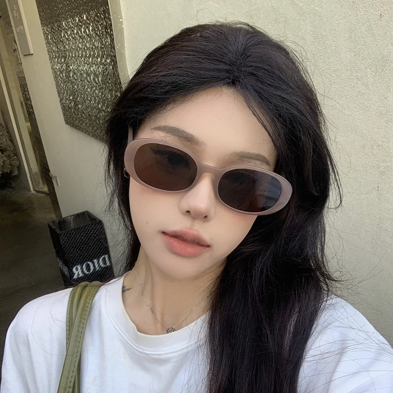 韩系椭圆小框防紫外线女茶色太阳镜网红复古港风个性街拍墨镜ins