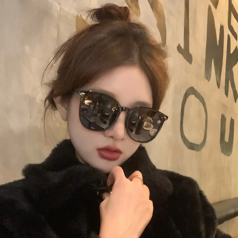 网红太阳镜女潮高级感2024新款大框街拍方圆脸显脸小防晒个性墨镜