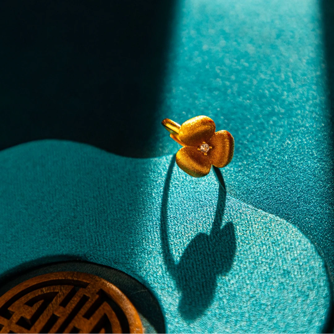 铜合金锆石戒指 拉丝玉兰花戒指点钻开口可调节手工时尚古法轻奢