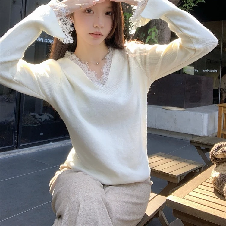 法式气质蕾丝拼接V领长袖针织衫2024秋季新款显瘦内搭打底衫上衣