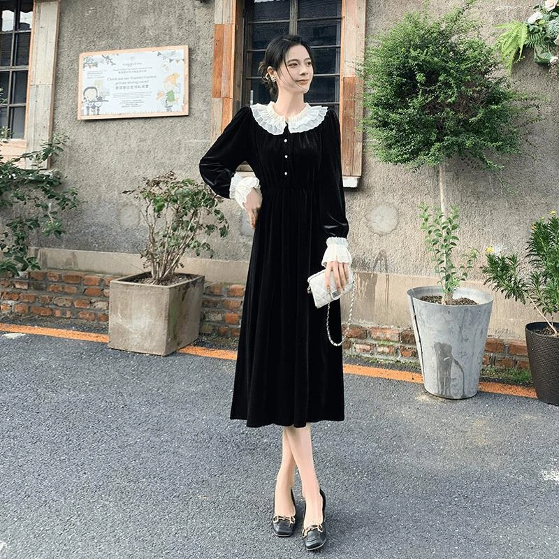 sj黑色丝绒连衣裙新款长袖赫本风娃娃领法式时尚气质长裙xx