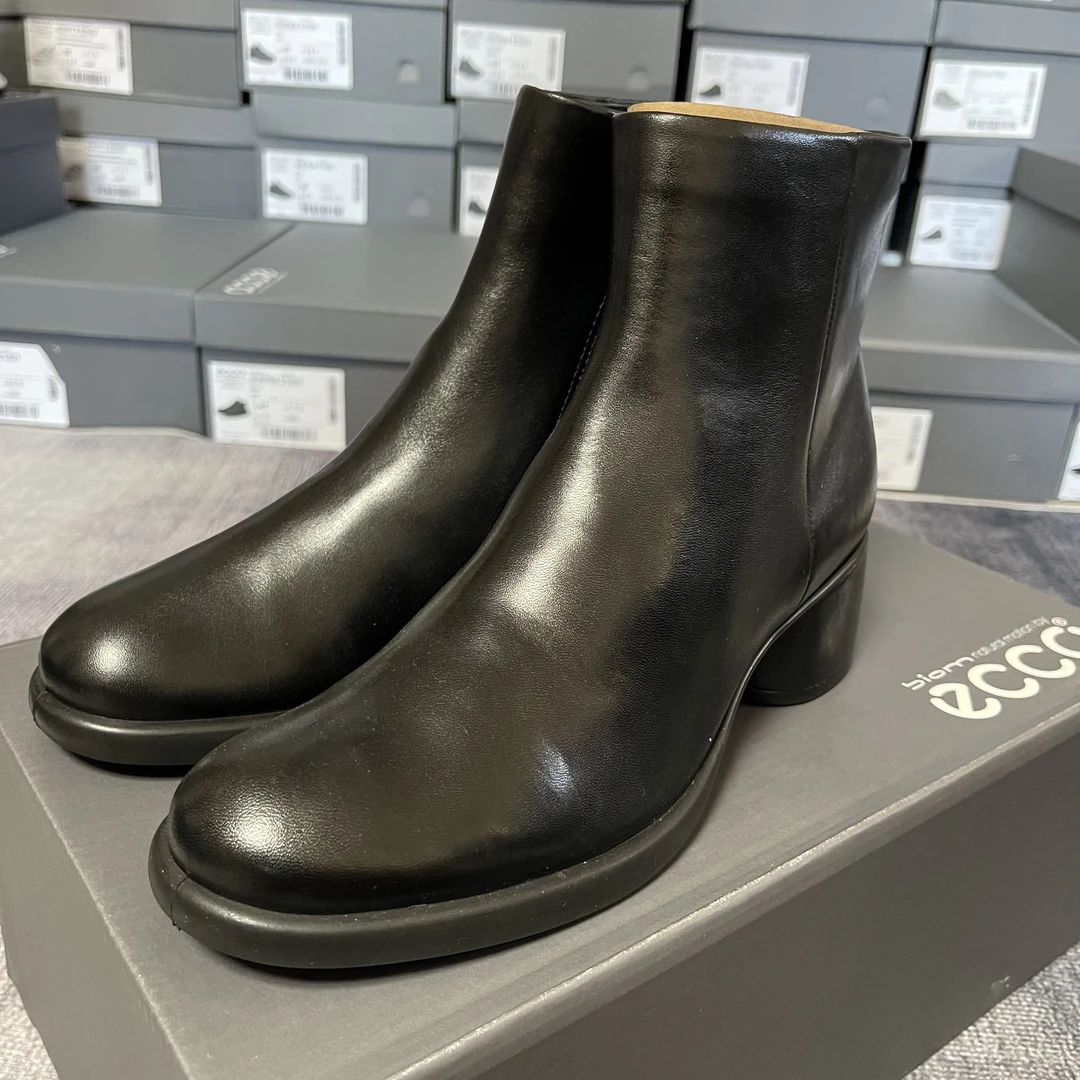 Ecco/爱步秋冬牛皮舒适女鞋粗跟瘦瘦靴女靴切尔西222413