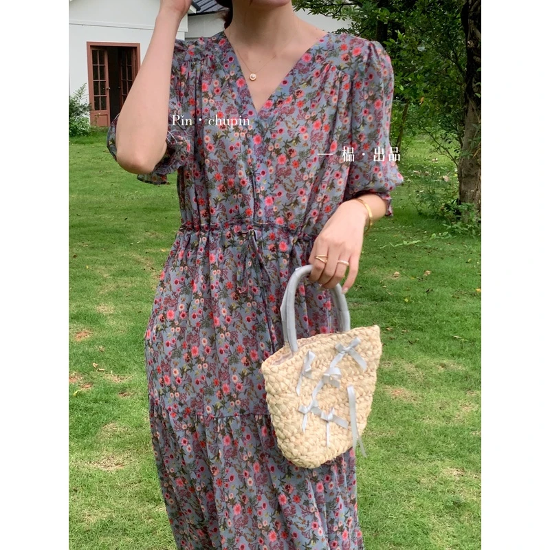 【榀家长裙1米26】｛呼兰山谷｝法式复古时尚V领小众色大版显瘦碎花裙