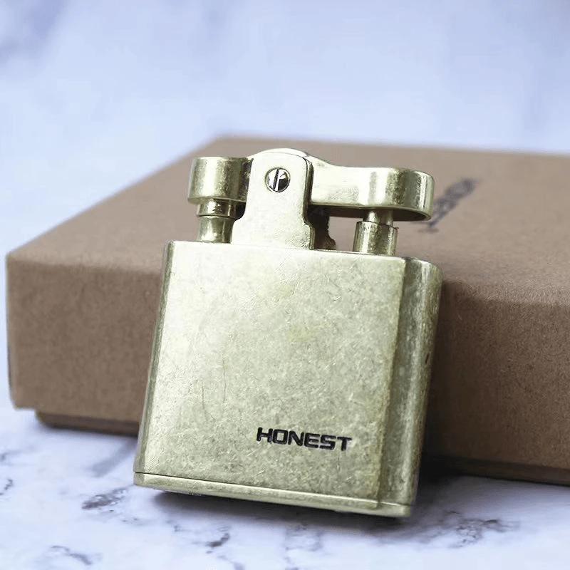 百诚清辉复古怀旧浴血黑帮谢尔比磕头机黄铜滚花按压男士打火机