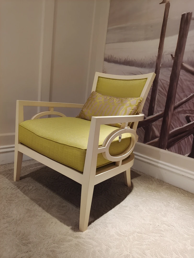 B102白色布艺休闲椅