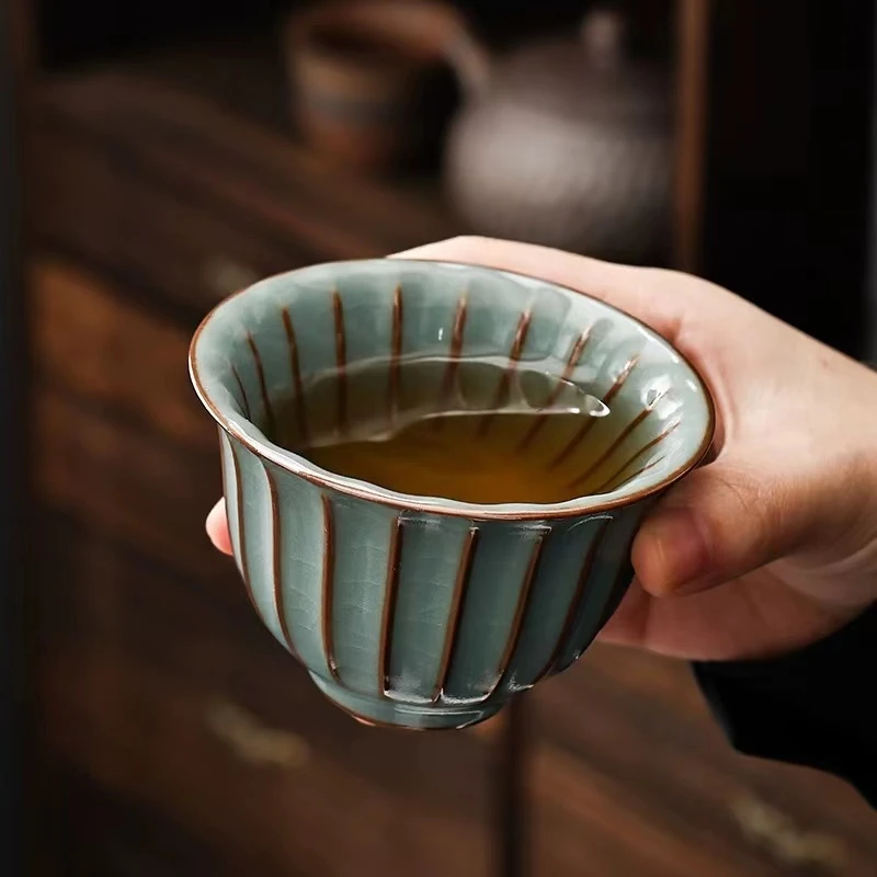 谦杯 铁胎汝瓷主人杯(微瑕）建议勿拍 P2005