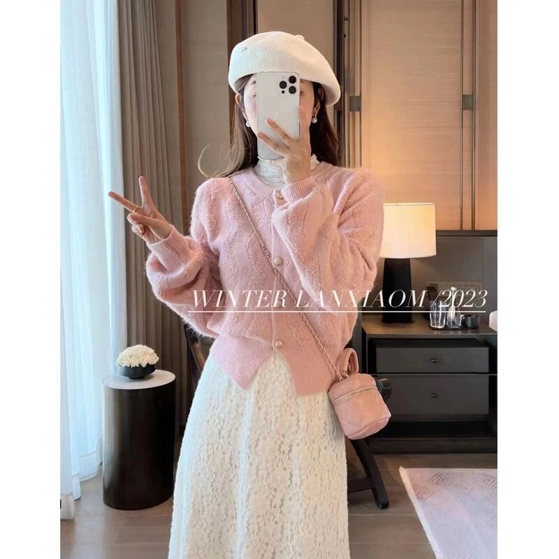 百搭长袖单排扣针织上衣外套+蕾丝设计款简约半身裙套装