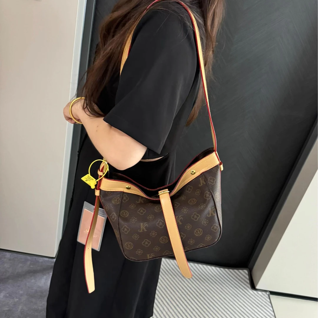 大容量托特包包女式2025春夏新款流行时尚子母包独特水桶包斜挎包