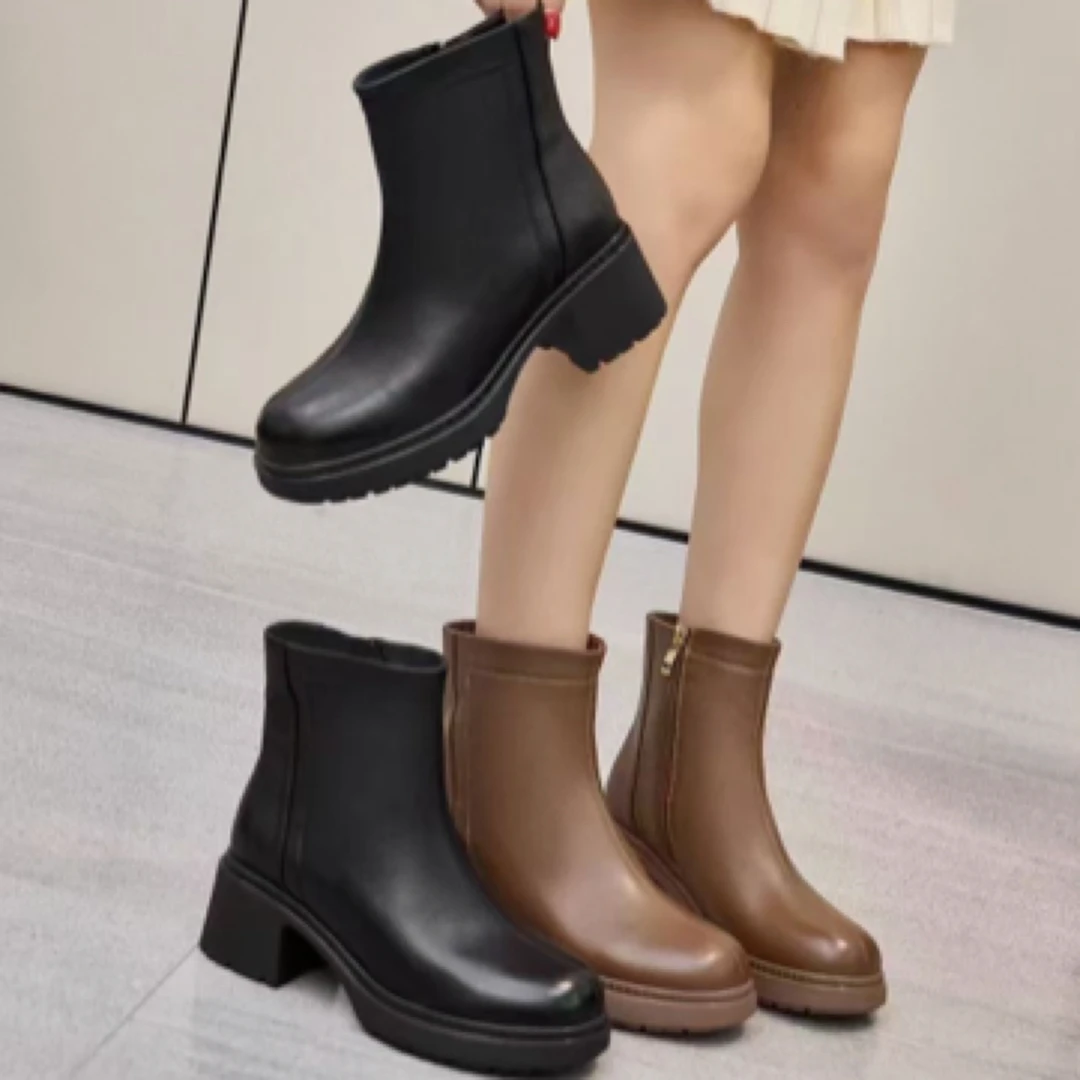 【美罗巴】2024冬款真皮粗跟防水台超软短靴