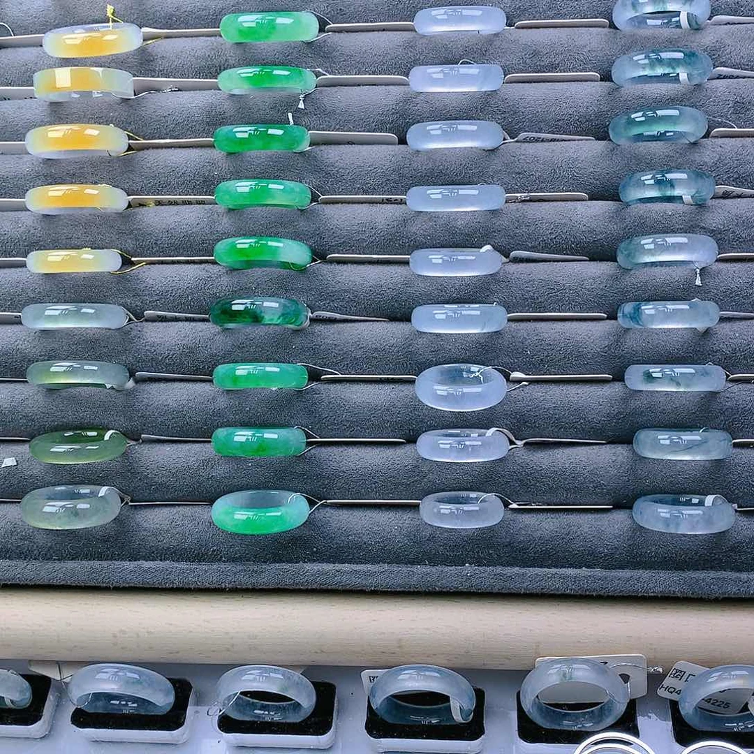 翡翠戒指未镶嵌翡翠