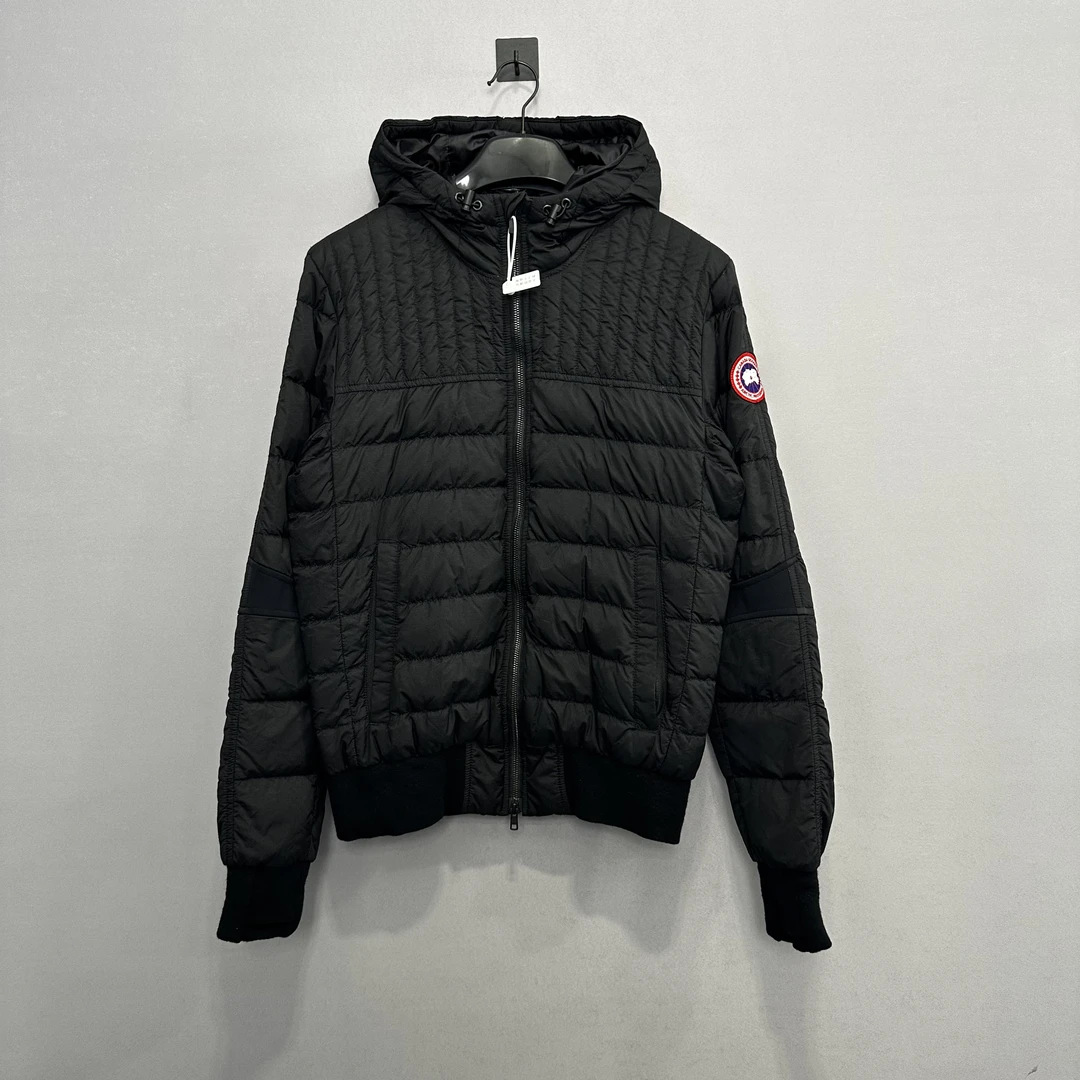 canada goose/加拿大鹅轻薄款羽绒服/M码/95新/公价13000