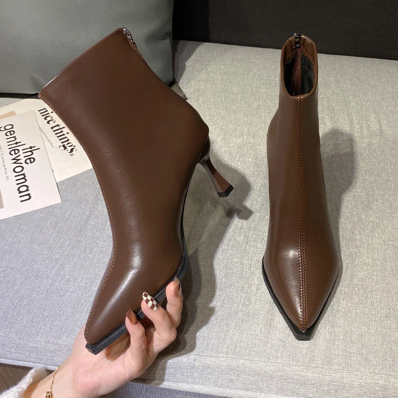 细跟尖头短靴秋冬防水台细跟气质高跟鞋加绒女靴裸靴时尚秋冬新款