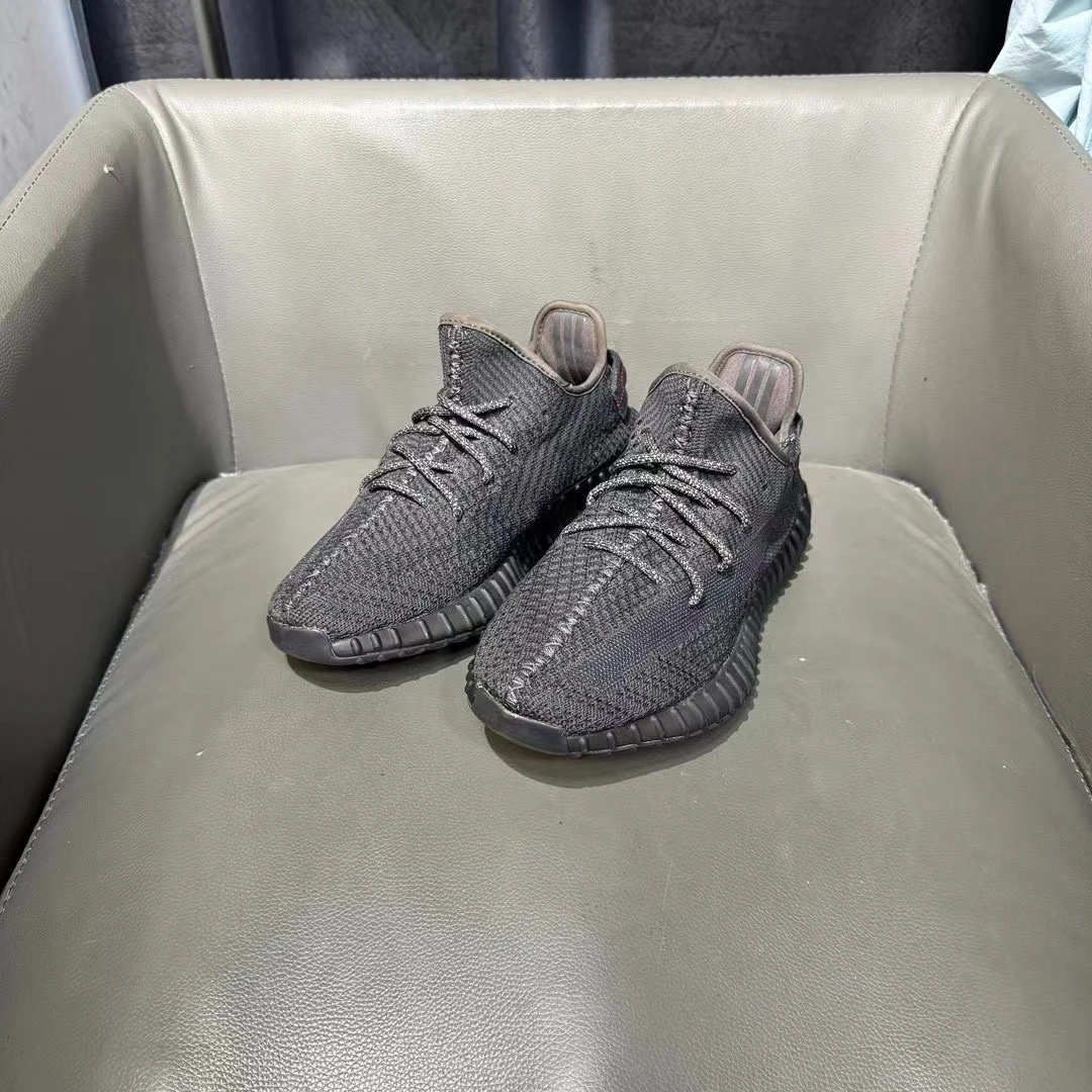 40.5码yeezy350黑天使 之前1899现在1499