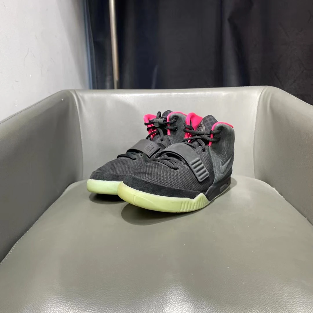 捡漏43码 Nike yeezy 黑椰子 95新17999秒杀