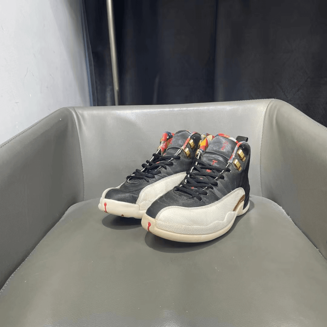 捡漏43码 aj12 中国年 几乎全新 399秒杀球鞋