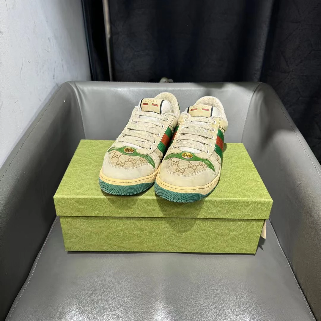 42码Gucci 之前3599现在2999
