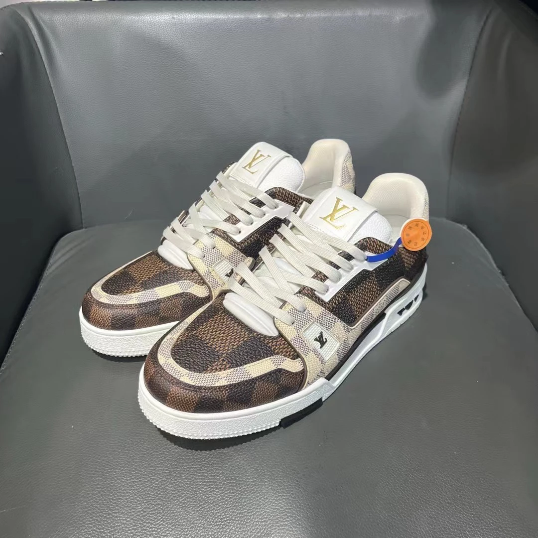 全新41.5码捡漏 LV TRAINER 棋盘格 10999秒杀平台12999球鞋