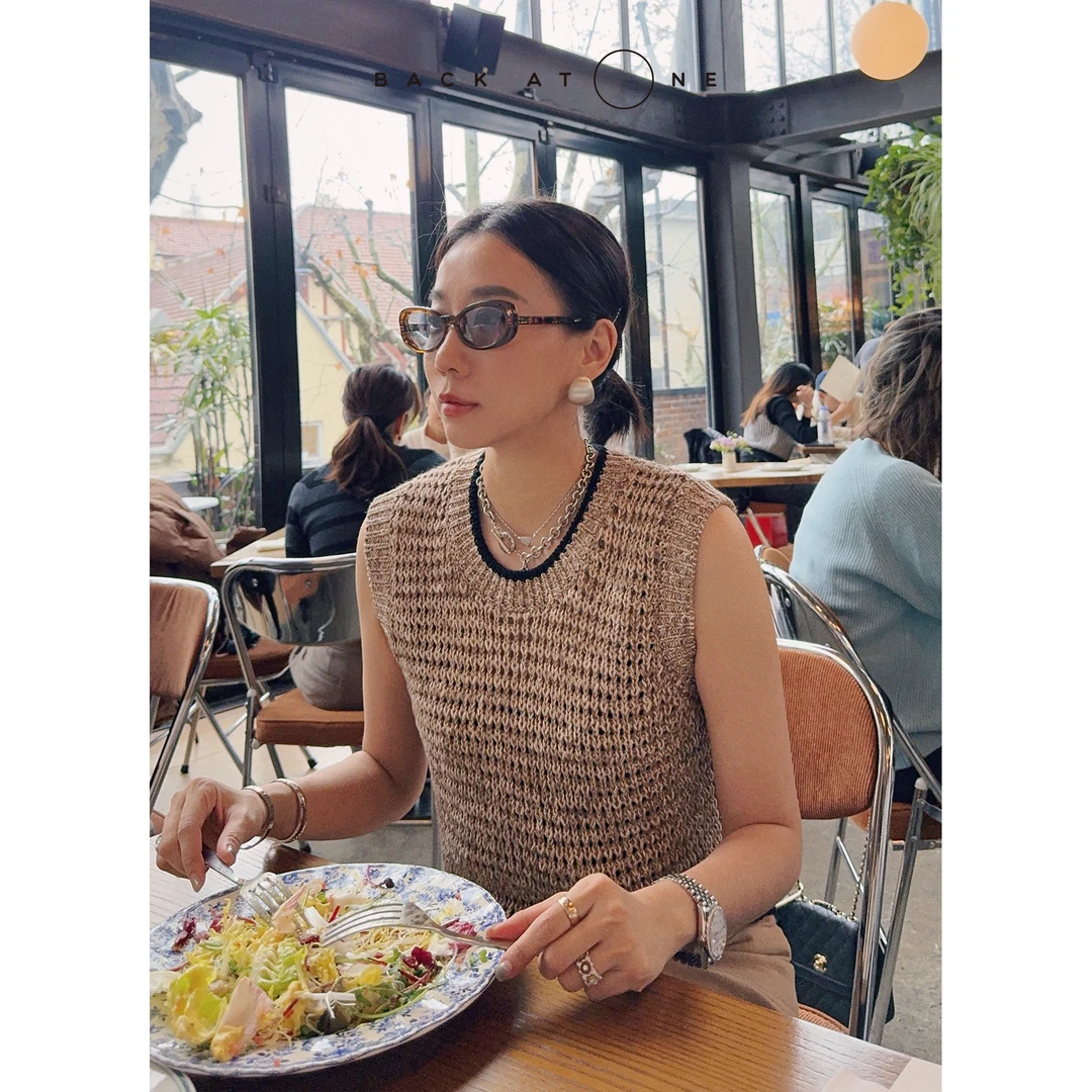 BackAtOne      "金沙"老钱风花纱金葱针织背心 BES-1AF061C-C