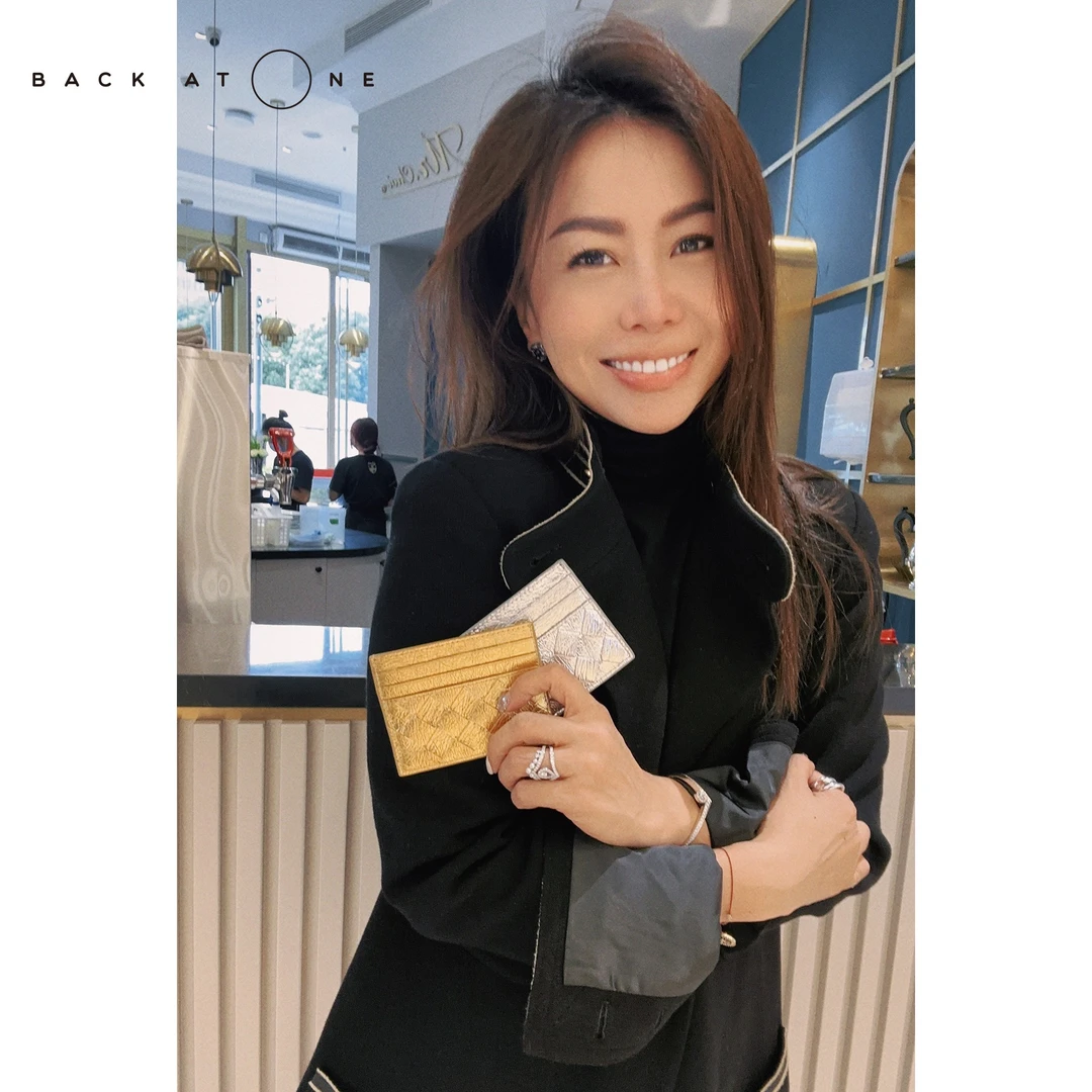 BackAtOne “吸金聚银”牛皮菱形格编织卡包短外套  BDF-8FM064C-K